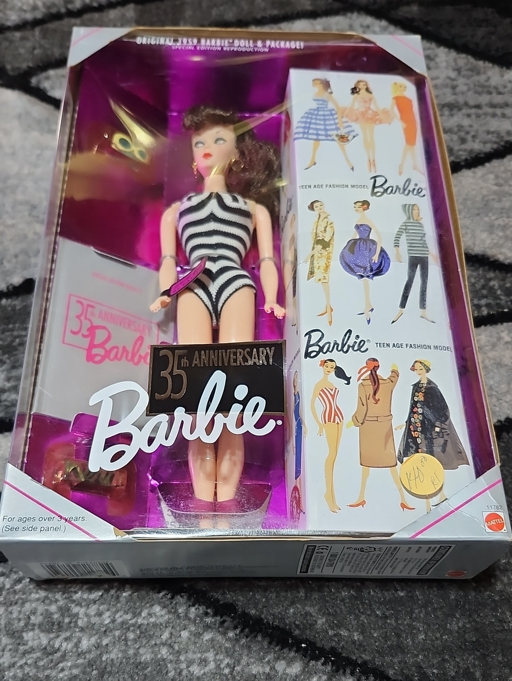 1993 MATTLE 35TH ANNIVERSARY SPECIAL EDITION 1959 REPRODUCTION BARBIE